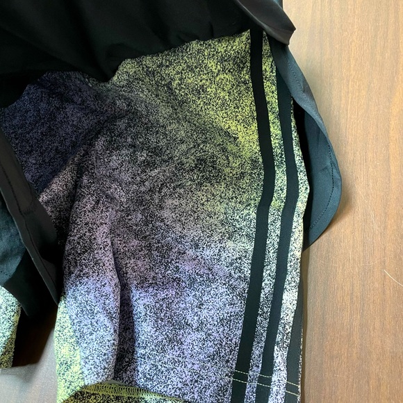 Adidas running shorts, great condition - Picture 8 of 8